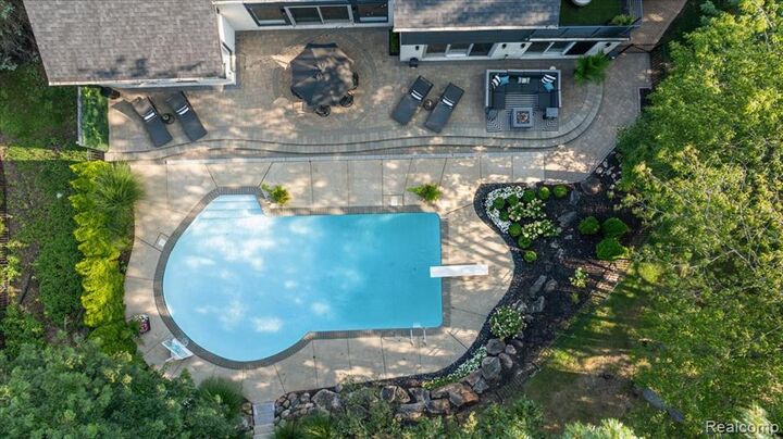 Property Photo: 4884 Cider Hill Drive MI 48306