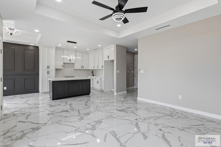 Property Photo:  2417 Calle Moreno 3  TX 78521 