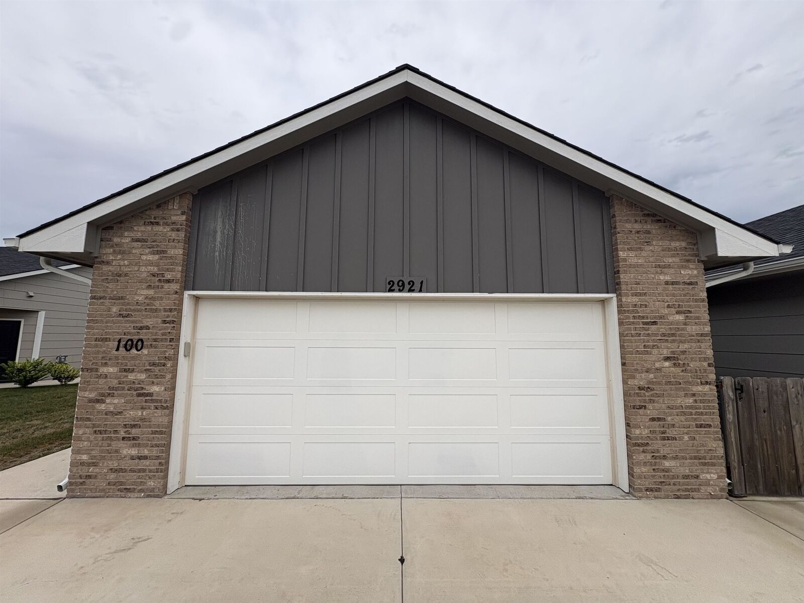 Property Photo:  2921 S Maize Ct  KS 67215 
