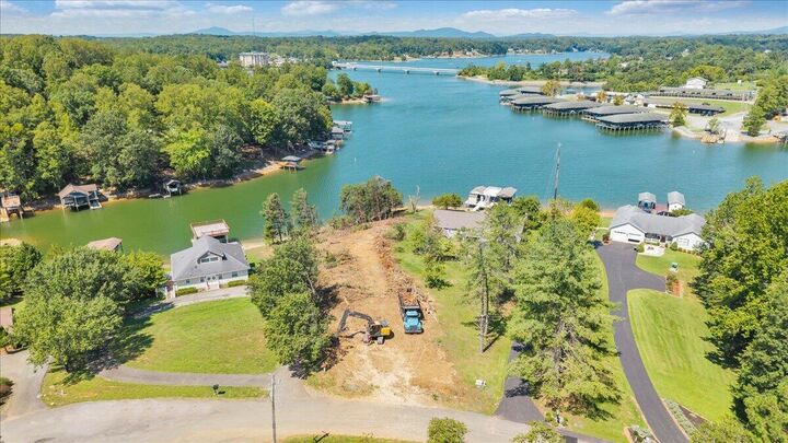 Property Photo: 131 Oak Hollow Rd VA 24121