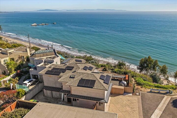 Property Photo:  102 Long Leaf Lane  CA 95003 
