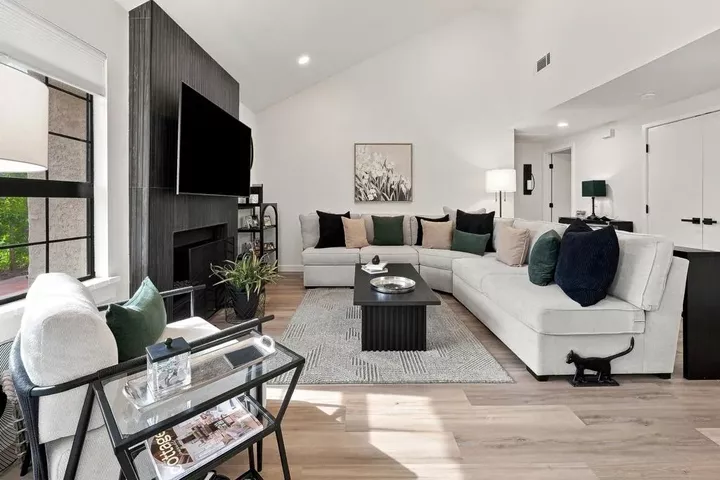 Property Photo: 126 Avellino Circle CA 92211
