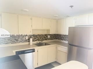Property Photo:  3150 W Rolling Hills Cir 403  FL 33328 