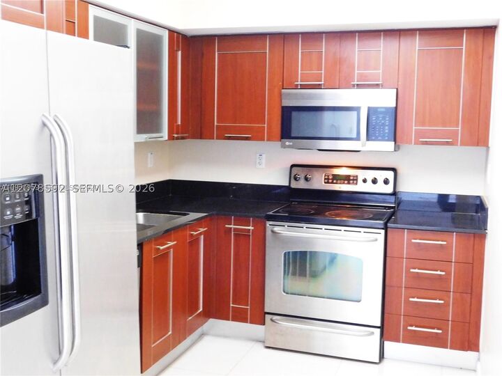 Property Photo: 3300 NE 191 St 1002 FL 33180