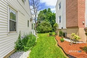 Property Photo:  98 Woodmere Road  CT 06119 