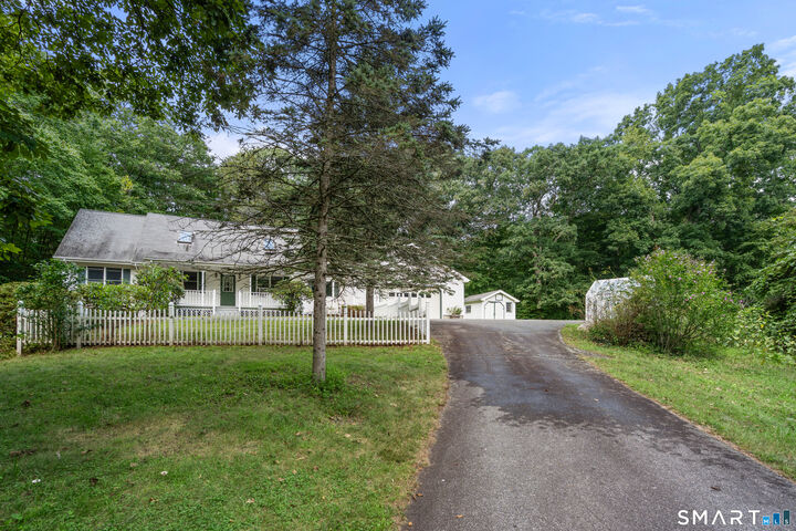 Property Photo:  204 Petticoat Lane  CT 06423 