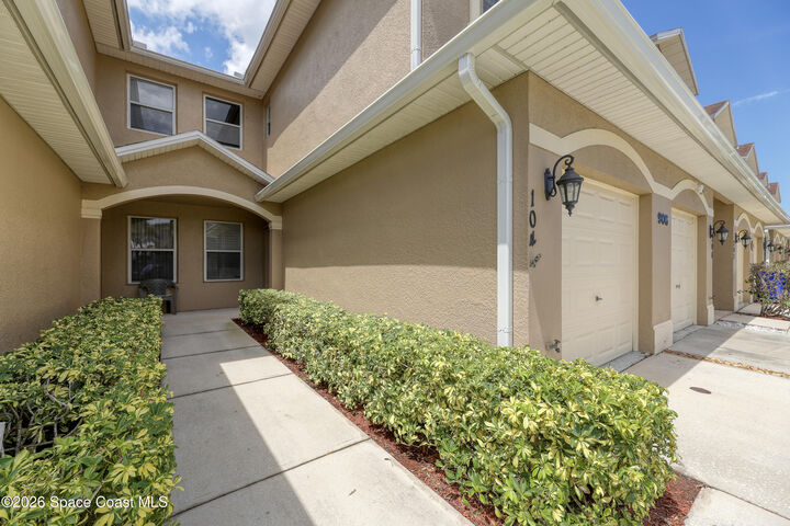 Property Photo:  906 Ocaso Lane  FL 32955 