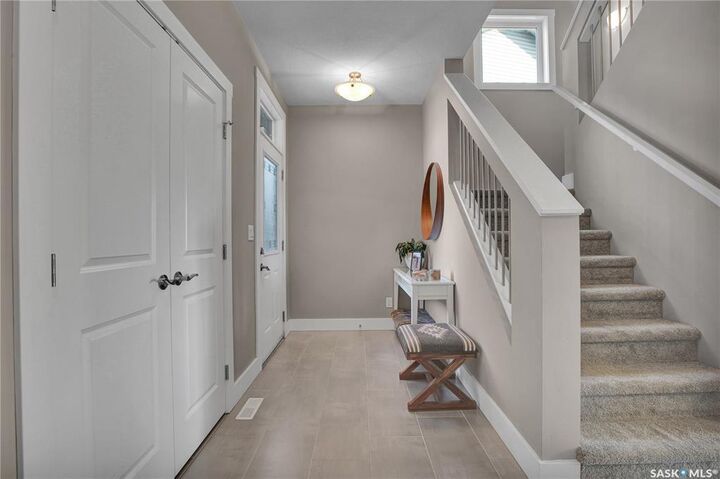 Property Photo:  667 Kolynchuk Court  SK S7T 0W2 