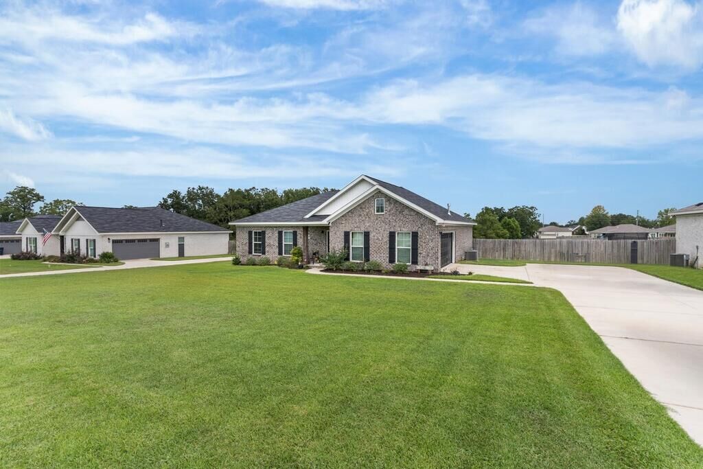 Property Photo:  9861 S Park Avenue  AL 36301 