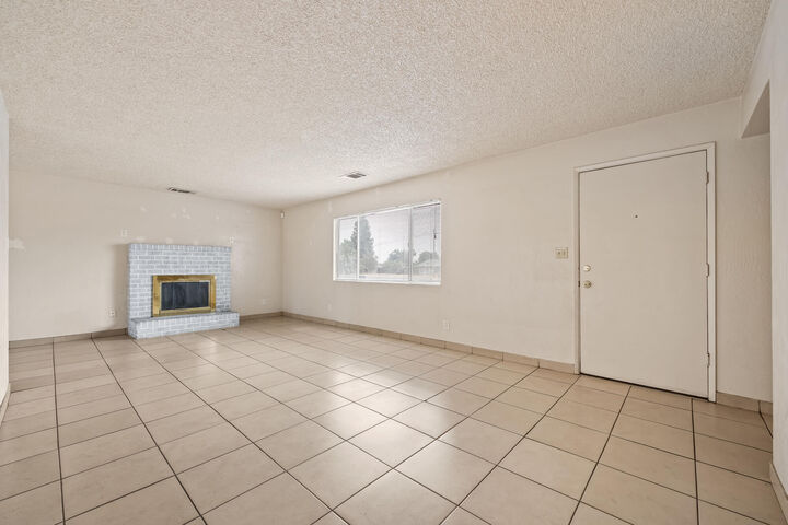 Property Photo:  1612 W Caldwell Avenue  CA 93277 
