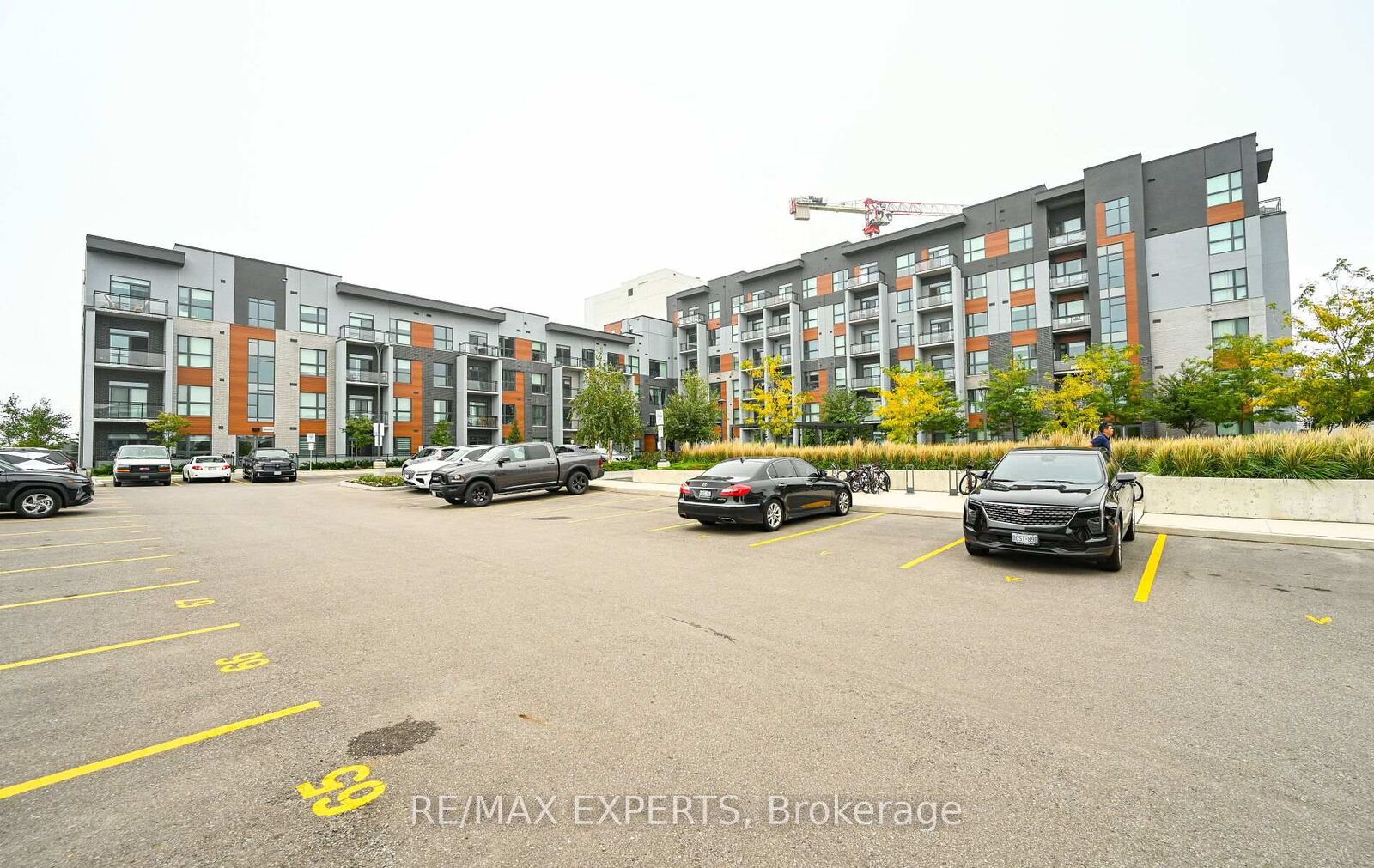 Property Photo:  95 Dundas Street W 211  ON L6M 5N4 