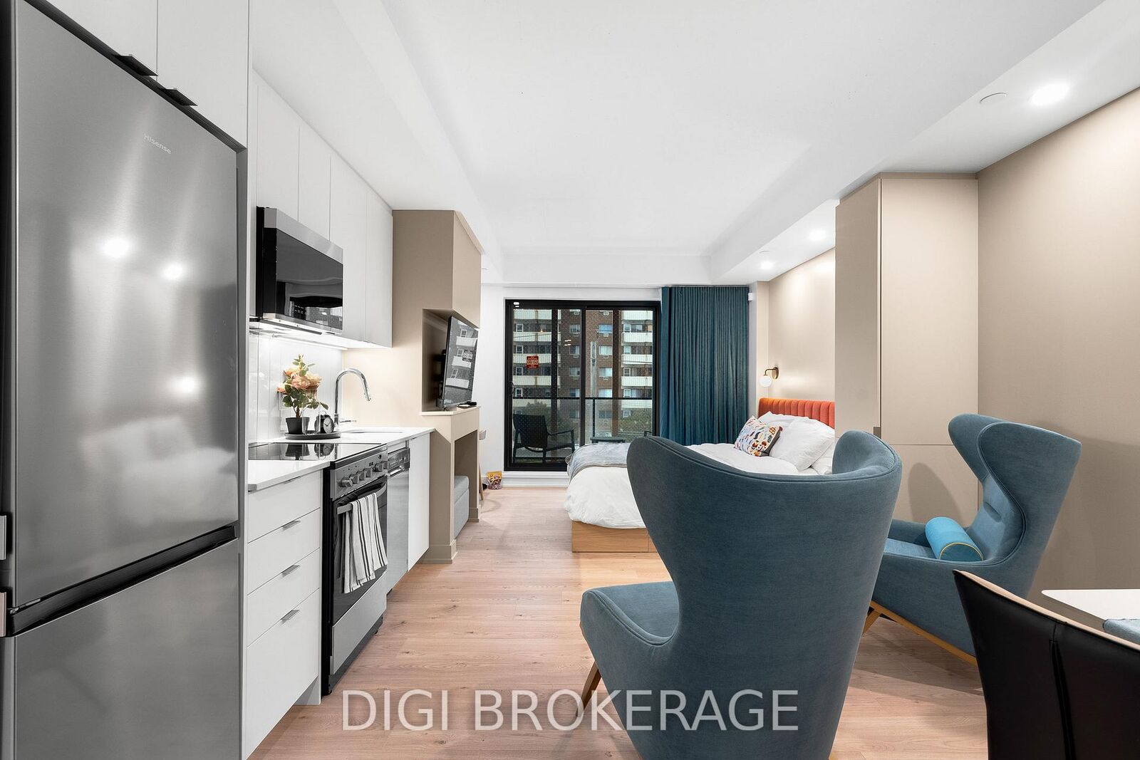 Property Photo:  1250 Cummings Avenue 819  ON K1J 0E4 