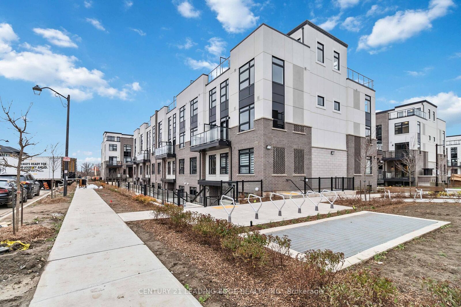 Property Photo:  1569 Rose Way 128  ON L9E 0J2 