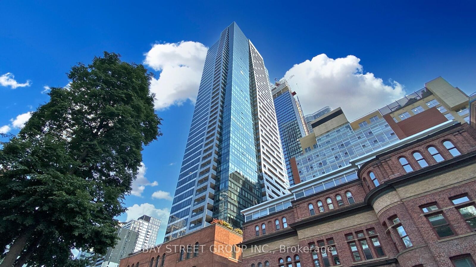 Property Photo: 5 St. Joseph Street 3905 ON M4Y 0B6