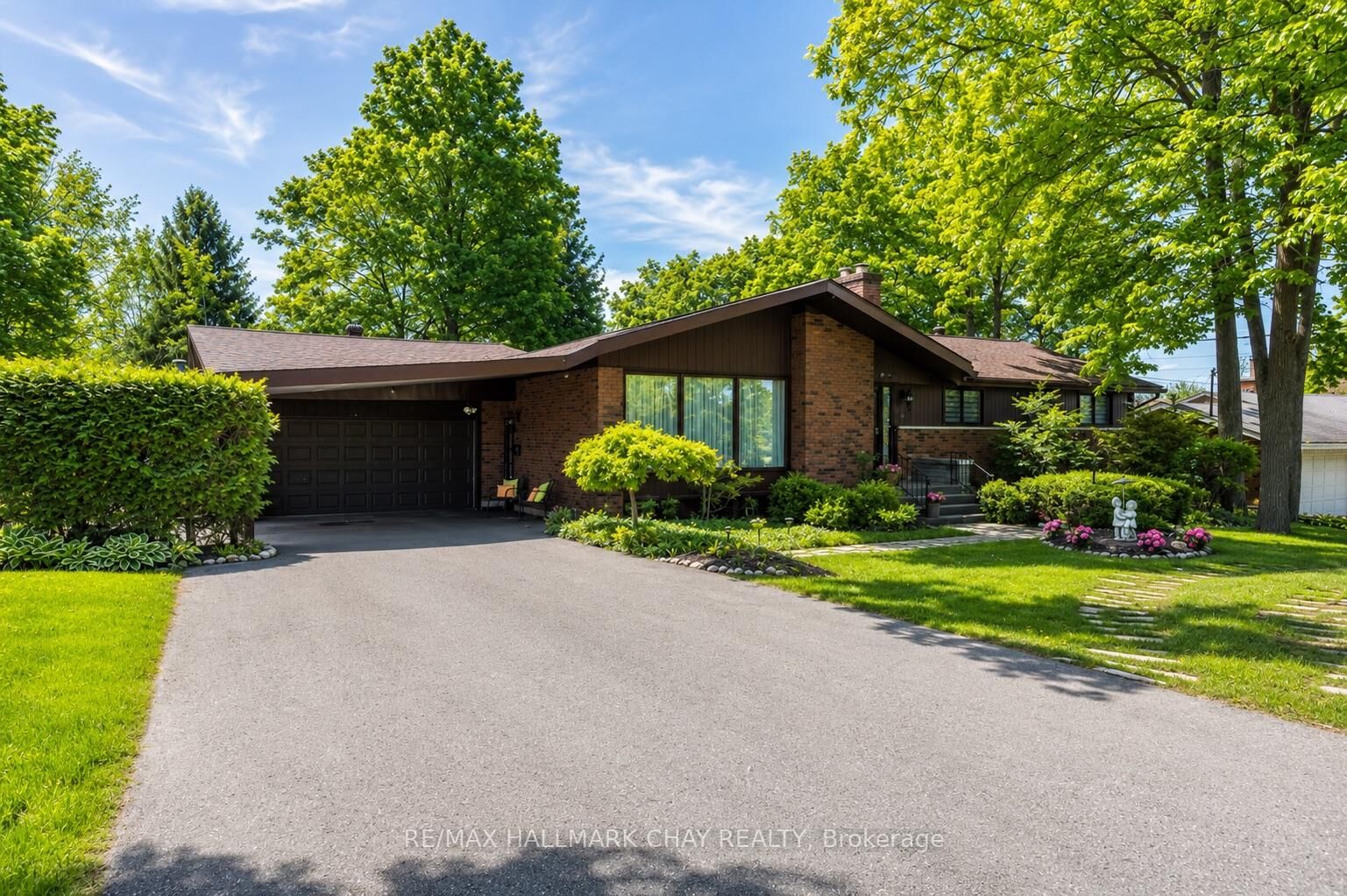 Property Photo:  1009 Fairbairn Street  ON K9K 1C1 