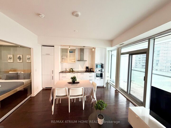 Property Photo:  14 York Street 1501  ON M5J 0B1 