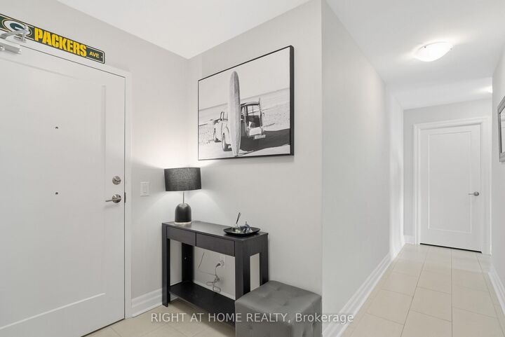 Property Photo:  505 Talbot Street 1709  ON N6A 2S6 