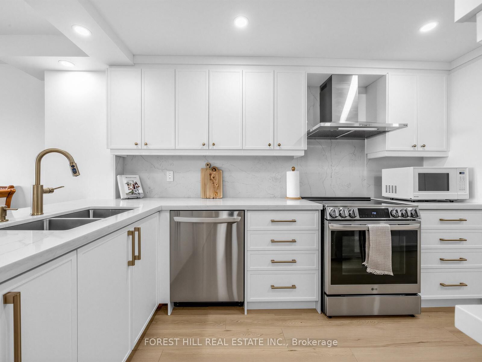 Property Photo:  236 Albion Road 1812  ON M9W 6A6 