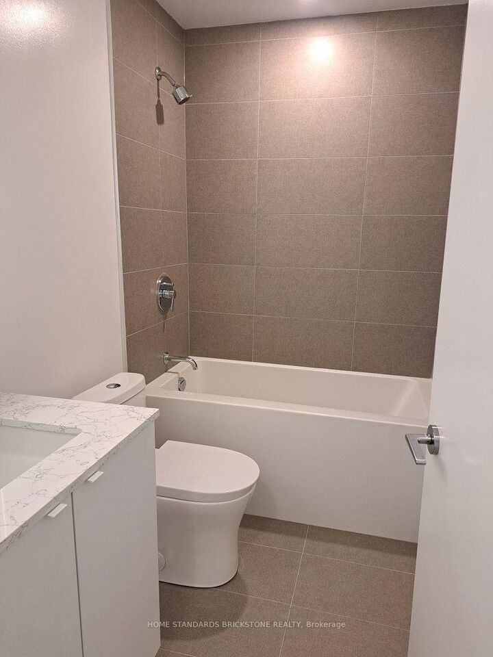 Property Photo:  270 Dufferin Street 215  ON M6K 0H8 