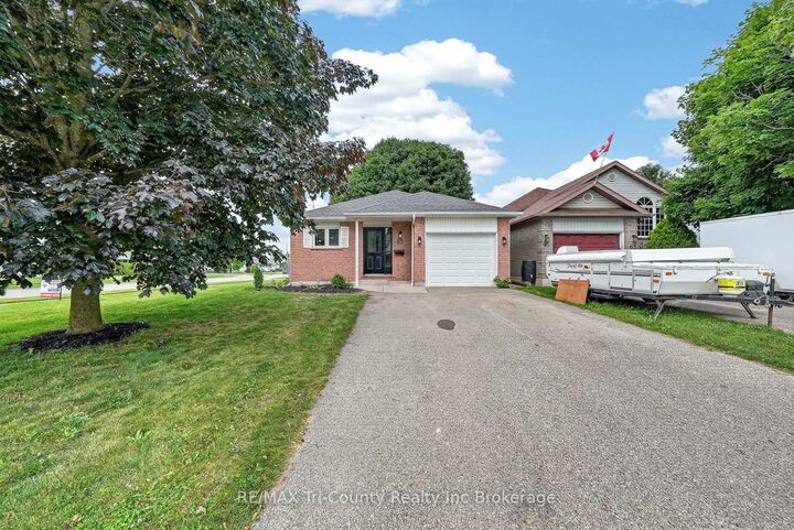 Property Photo:  67 Beckett Boulevard  ON N4G 5N3 