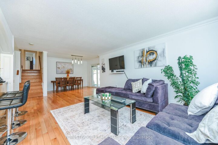 Property Photo:  571 Silver Creek Boulevard  ON L5A 2B6 