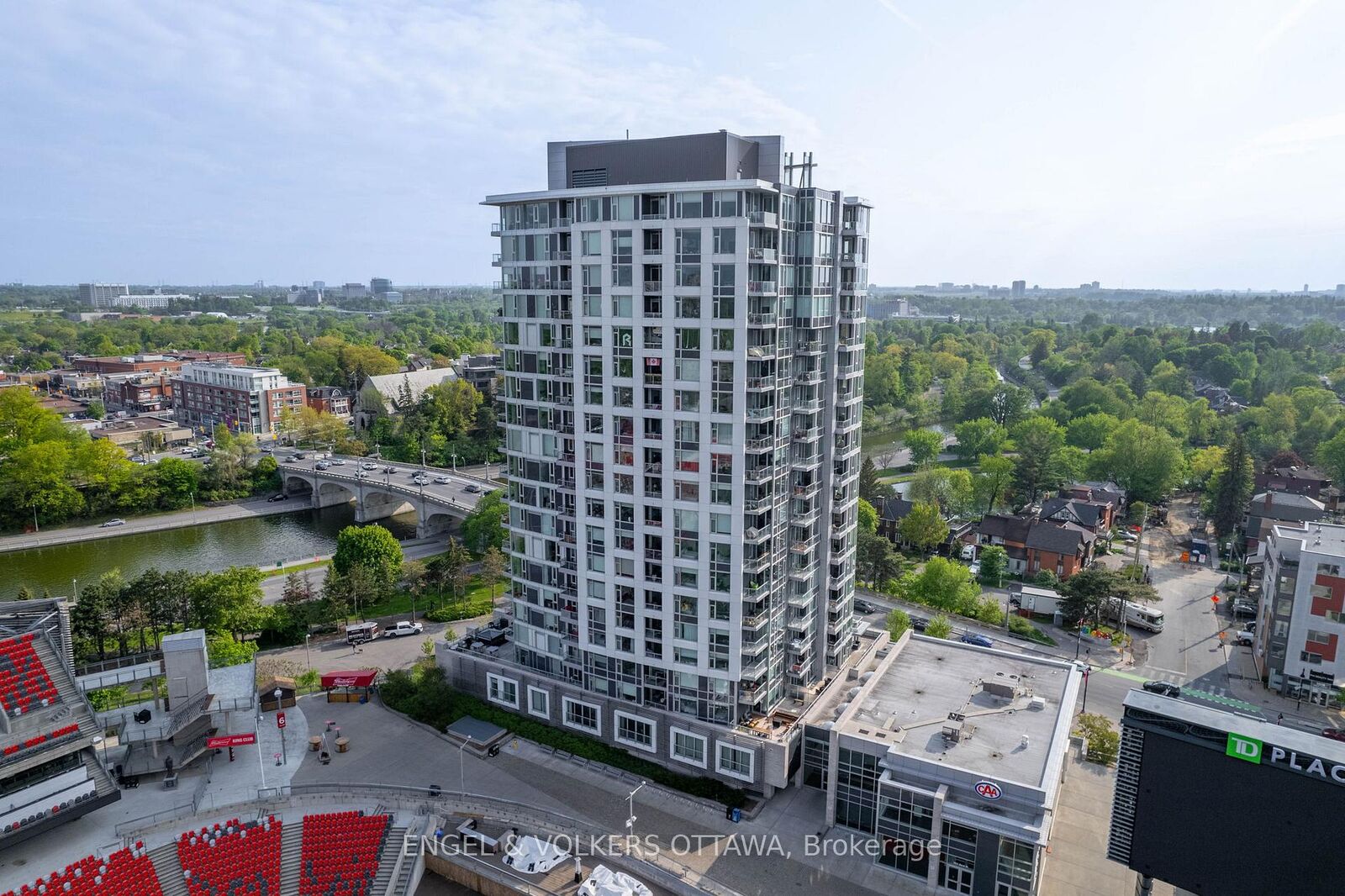 Property Photo:  1035 Bank Street 1103  ON K1S 5K3 