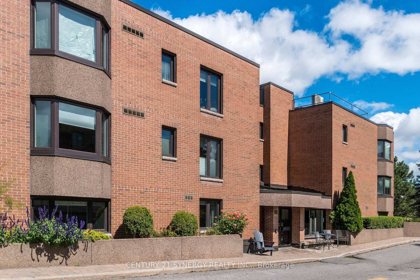 Property Photo:  257 Botanica Private 38  ON K1Y 4P8 