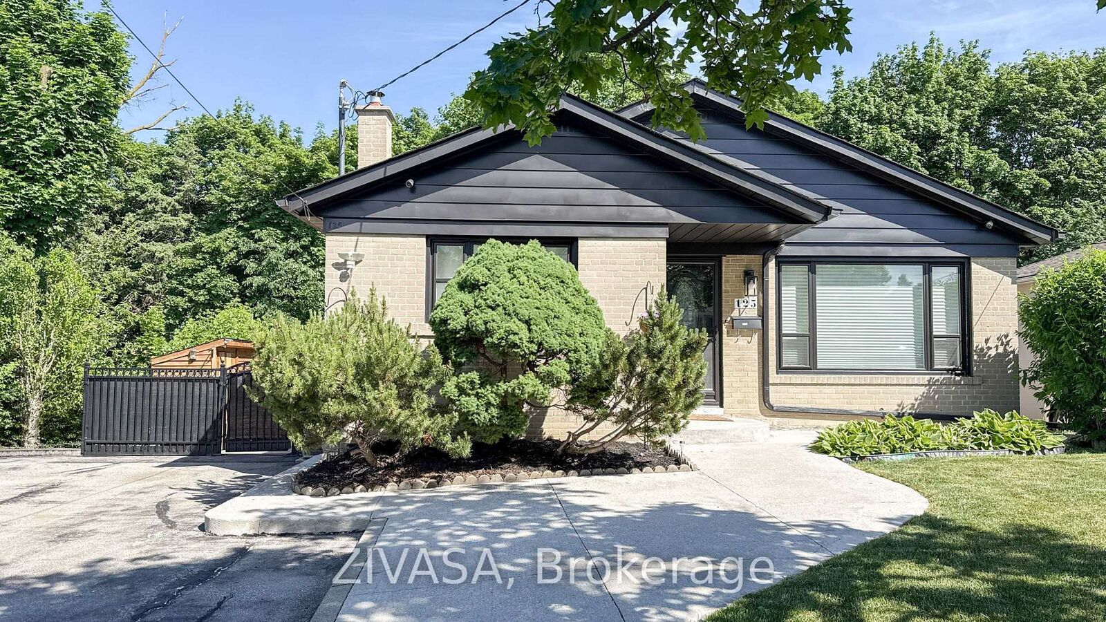 Property Photo:  125 Jeffcoat Drive  ON M9W 3B9 