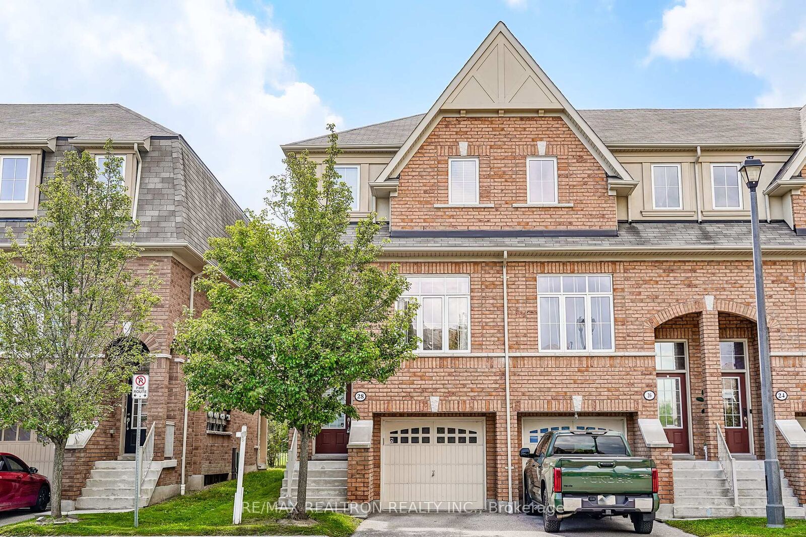 Property Photo:  28 Burtonbury Lane  ON L1Z 0L3 