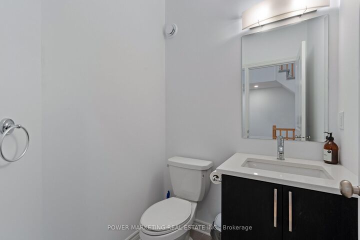 Property Photo: 677 Cordelette Circle ON K1W 0P2