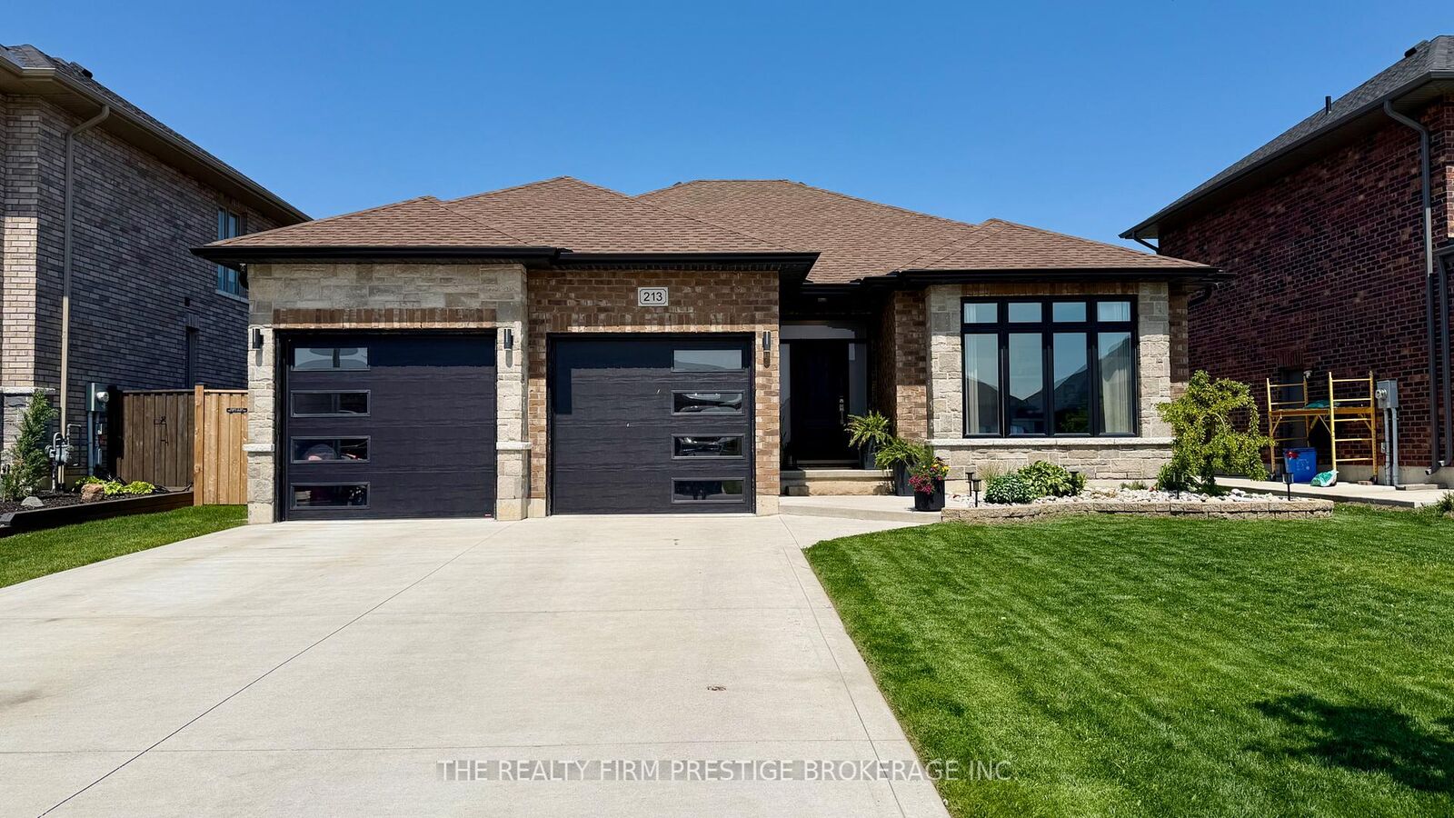 Property Photo:  213 Leitch Street  ON N0L 1J0 