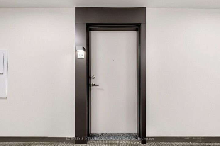 Property Photo:  2 David Eyer Road 1223  ON L4S 0N6 
