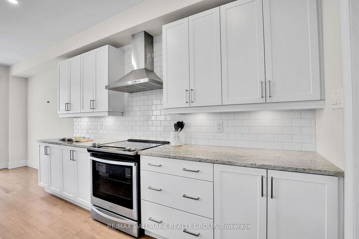 Property Photo:  58 Zaatiik Grove  ON K1X 0E5 