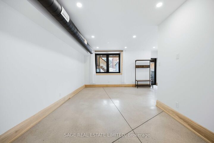 Photo de la propriété: 67 Shannon Street Lower ON M6J 2E6