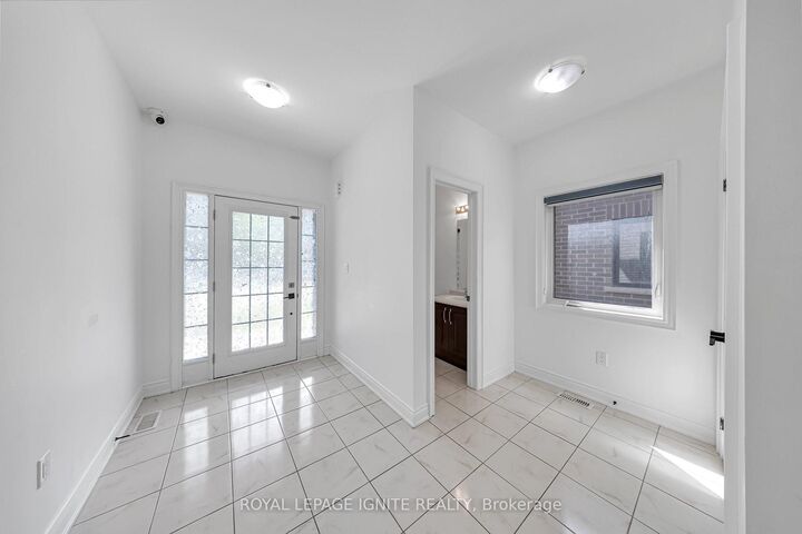 Property Photo:  9 Alan Williams Trail  ON L9P 0R5 