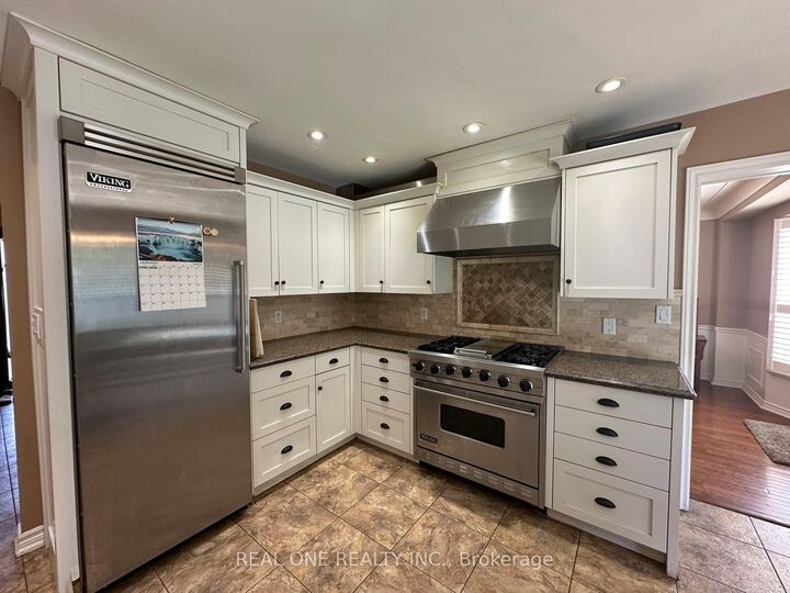 Property Photo:  3944 Glamis Court  ON L5L 3N5 