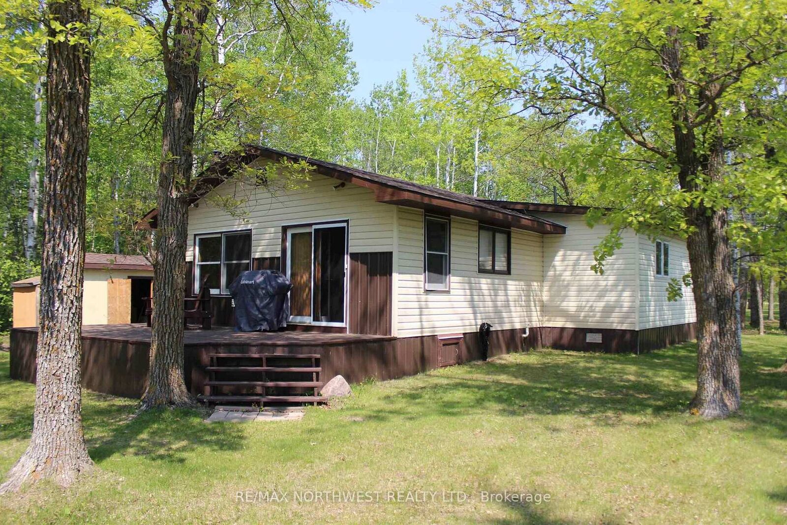 Property Photo:  51 Grant Dr  ON P0W 1L0 