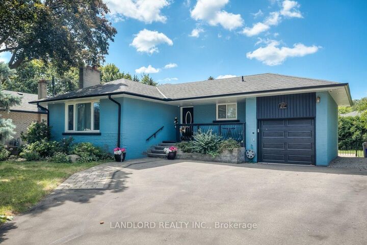Property Photo:  257 Wales Crescent Lower  ON L6L 3X8 