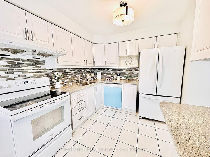 Property Photo: 133 Thorny Vine Way E ON M2J 4J4