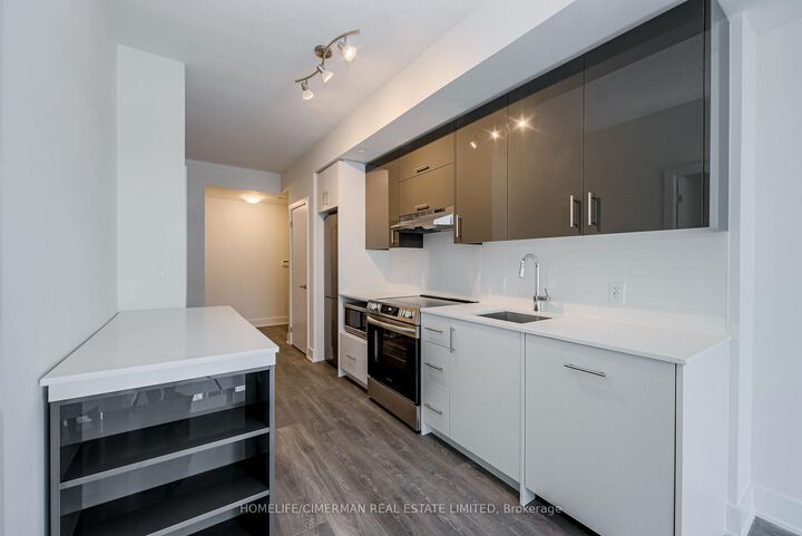Property Photo: 188 Fairview Mall Drive 1816 ON M2J 0H7