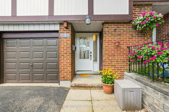 Photo de la propriété: 3 Burdock Lane 33 ON L9H 6E9