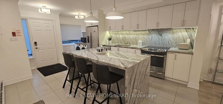 Property Photo:  122 Glen Manor Drive 5  ON M4E 2X6 