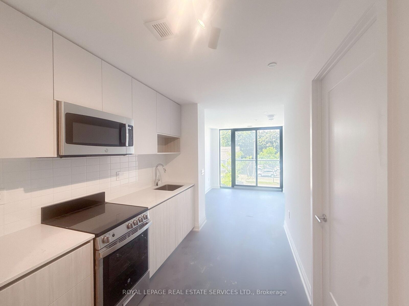Property Photo:  799 The Queensway N/A 105 Upper  ON M8Z 0H3 