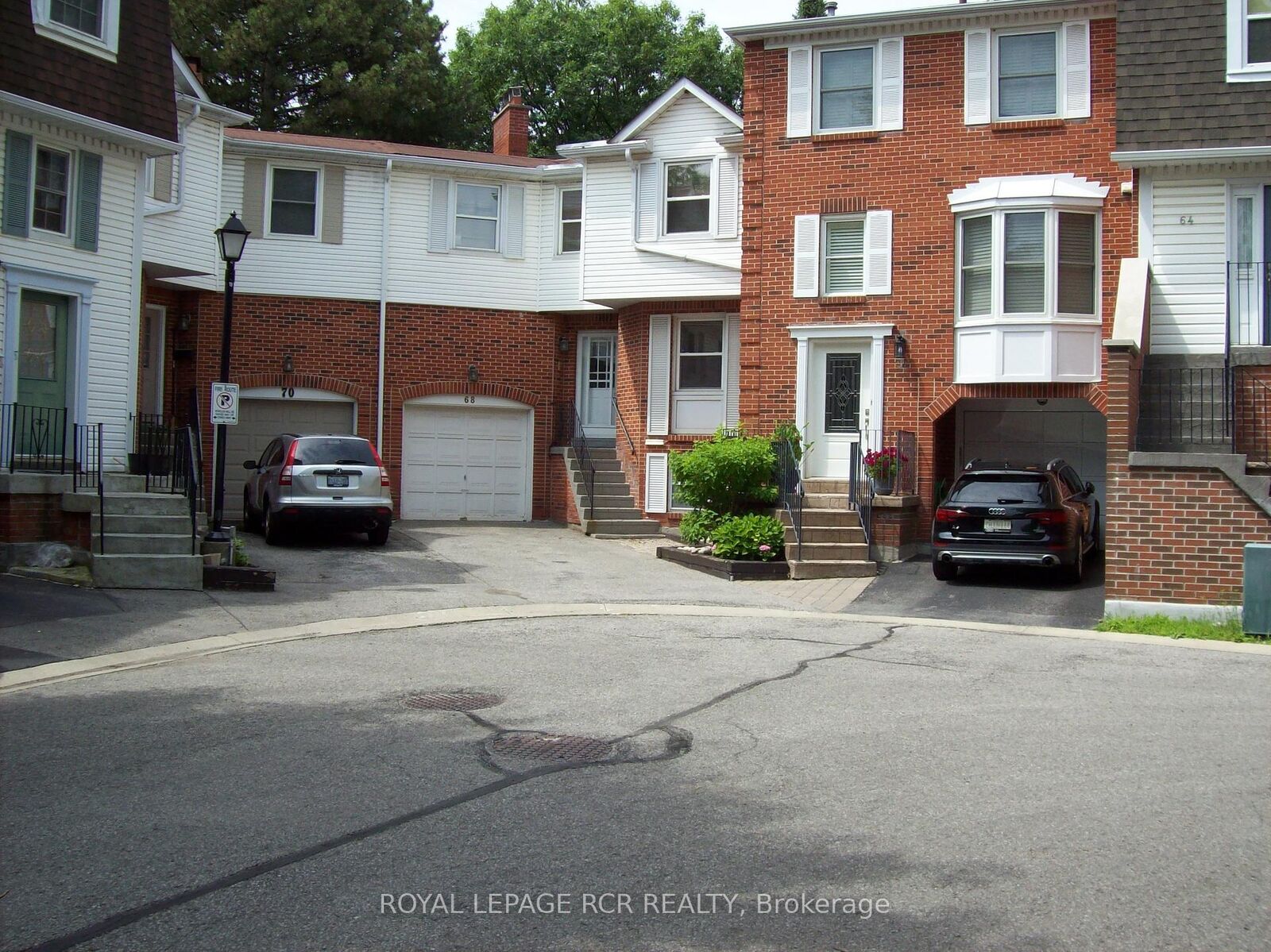 Property Photo:  68 Confederation Way  ON L3T 5R5 