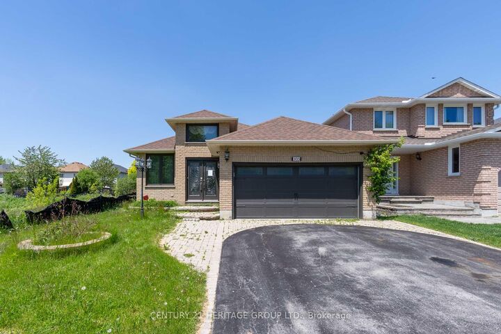 Property Photo:  305 Sandringham Drive  ON L1E 3A7 