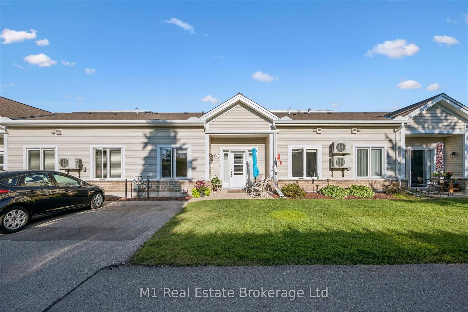 Property Photo:  760 Woodhill Drive 104  ON N1M 3W5 