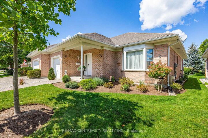 Property Photo:  33 Ilderbrook Circle  ON N0M 2A0 