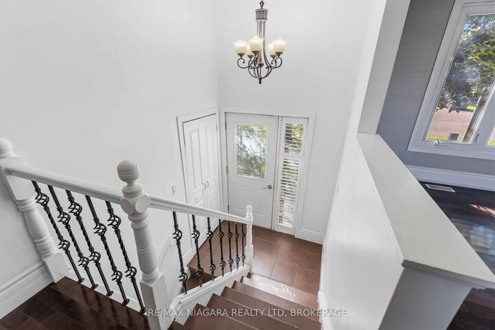 Property Photo:  60 Brant Avenue  ON L3C 6C8 