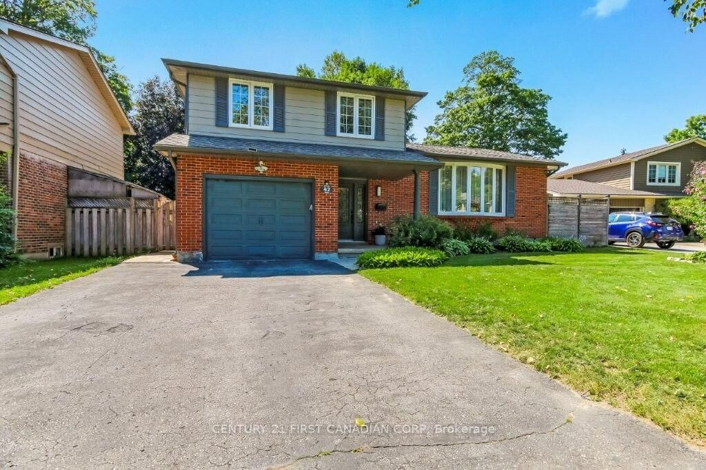 Property Photo:  42 Portal Court  ON N5X 2E6 