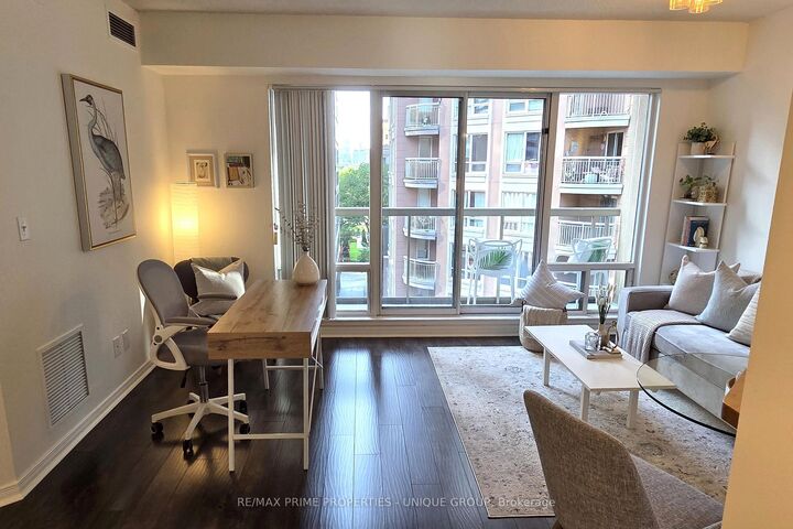 Property Photo: 99 Hayden Street 1005 ON M4Y 3B4